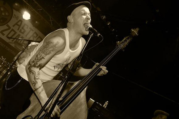 psychobilly slap bass player thomas frenchy fantomas with kings of nuthin